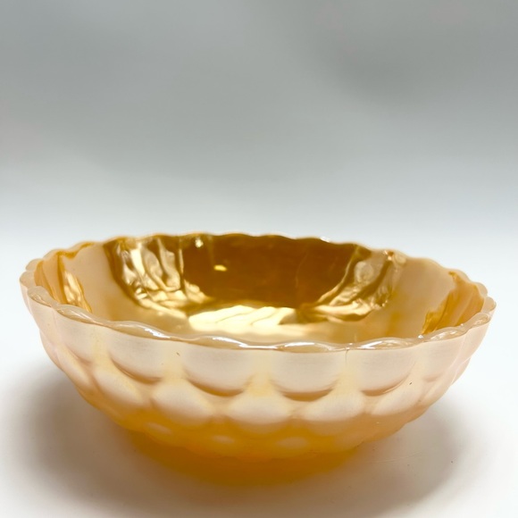 🔥👑⚓️🍑🧡🤍Fire King Anchor Hocking - Vintage Peach Lustre Large Bubble Bowl. - Picture 2 of 16